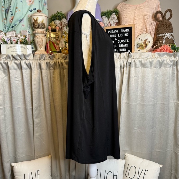 Avenue Black Sleeveless Relaxed Tank Style Blouse with Beaded Zipper - Picture 4 of 8